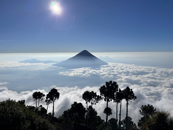 アカテナンゴ登山