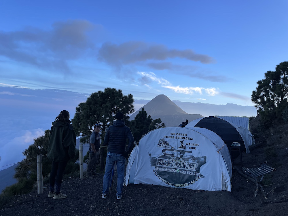 アカテナンゴ登山